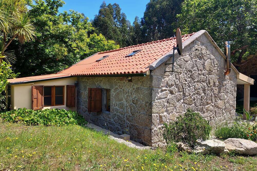 Lovely Stone Cottage in Bueu near the beach in Bueu, Rías Baixas