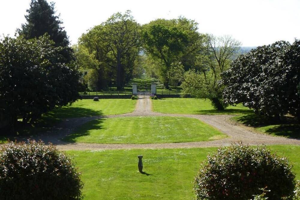 Suite Comtesse - Bienvenue au Château du Perray in Saint-Mars-du-Désert, Chateaubriant e dintorni