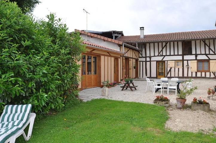 Location de vacances pour 5 personnes, avec vue et jardin, animaux acceptés à Outines - 2