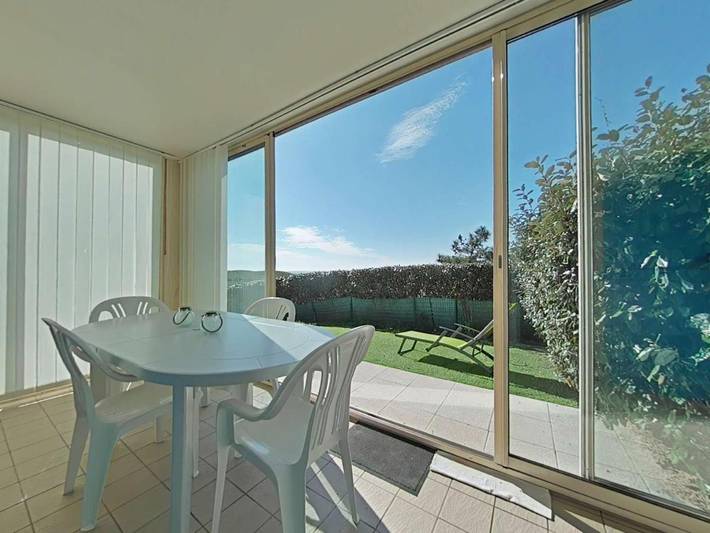 Location de vacances pour 4 personnes, avec terrasse ainsi que piscine et jardin dans Office De Tourisme De Bretignolles Sur Mer