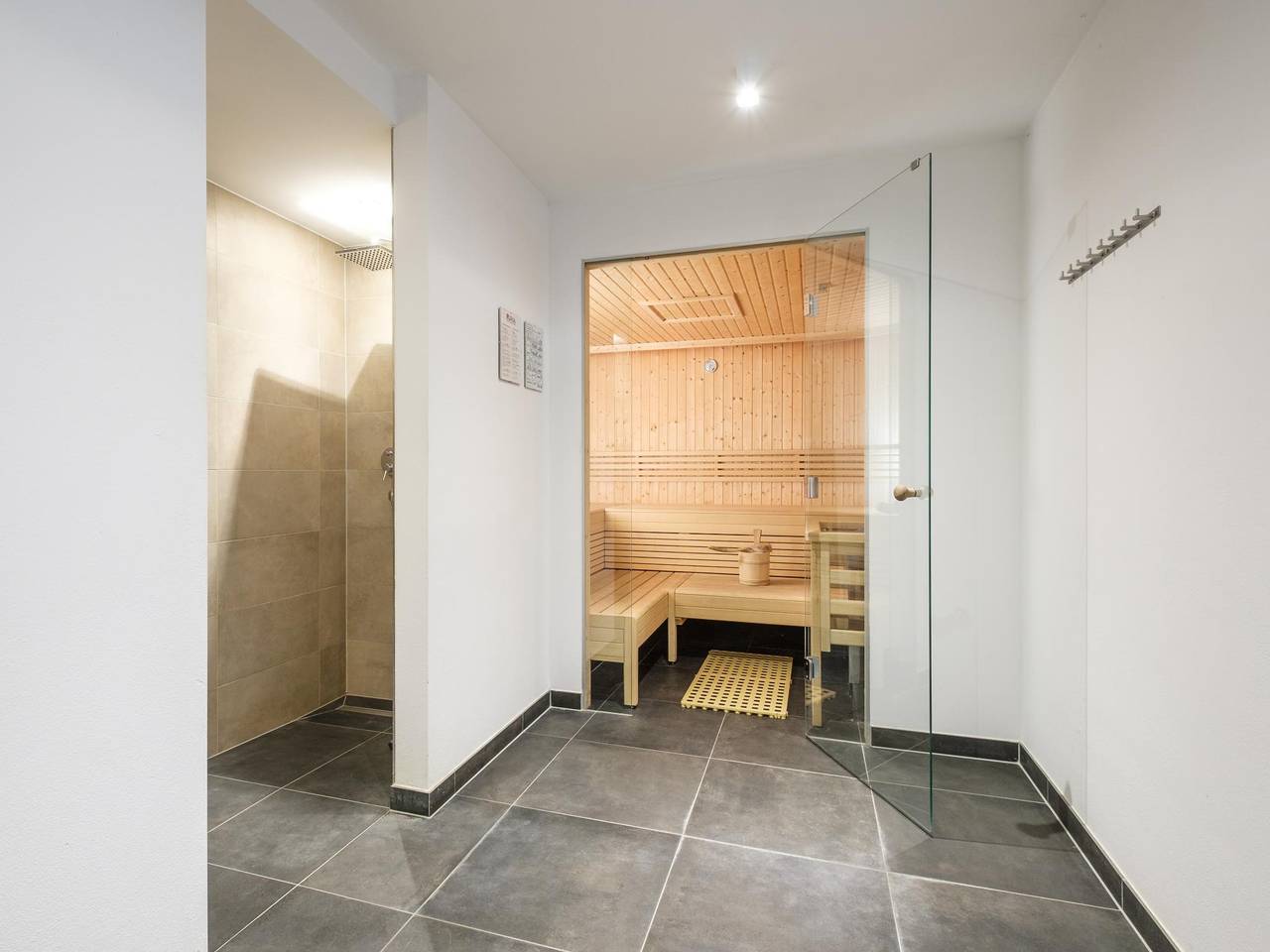 Ganze Wohnung, Penthouse mit Gemeinschaftssauna und Aufzug in Piesendorf, Kitzbüheler Alpen