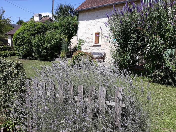 Gîte pour 4 personnes, avec terrasse et jardin à Coussay-les-Bois