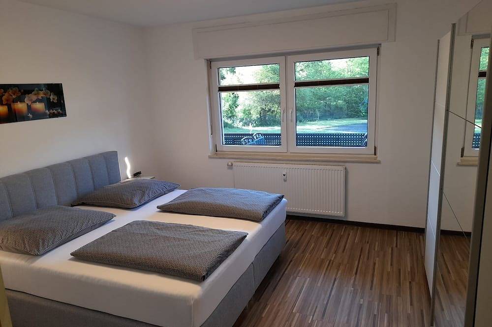 Ganze Wohnung, Moderne Ferienwohnung mit Balkon in Schöllkrippen, Spessart-Mainland