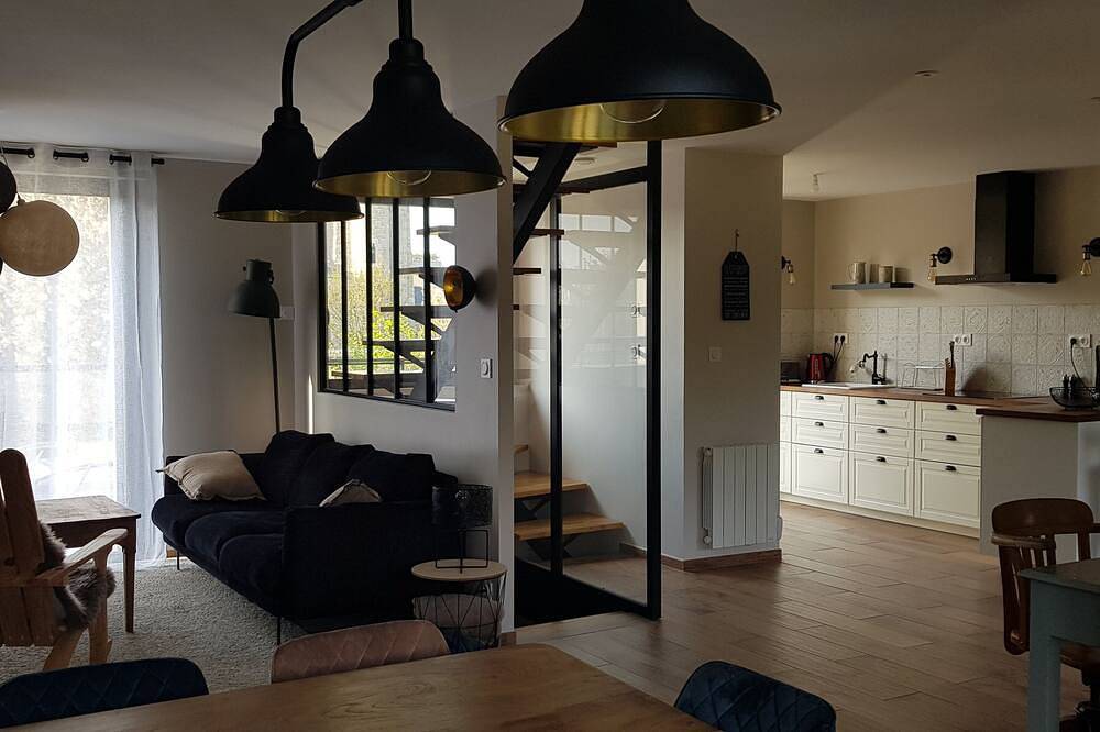 Stone house in the heart of the peninsula for a beautiful seaside holiday in Saint-Jacut-de-la-Mer, Région de Dinan