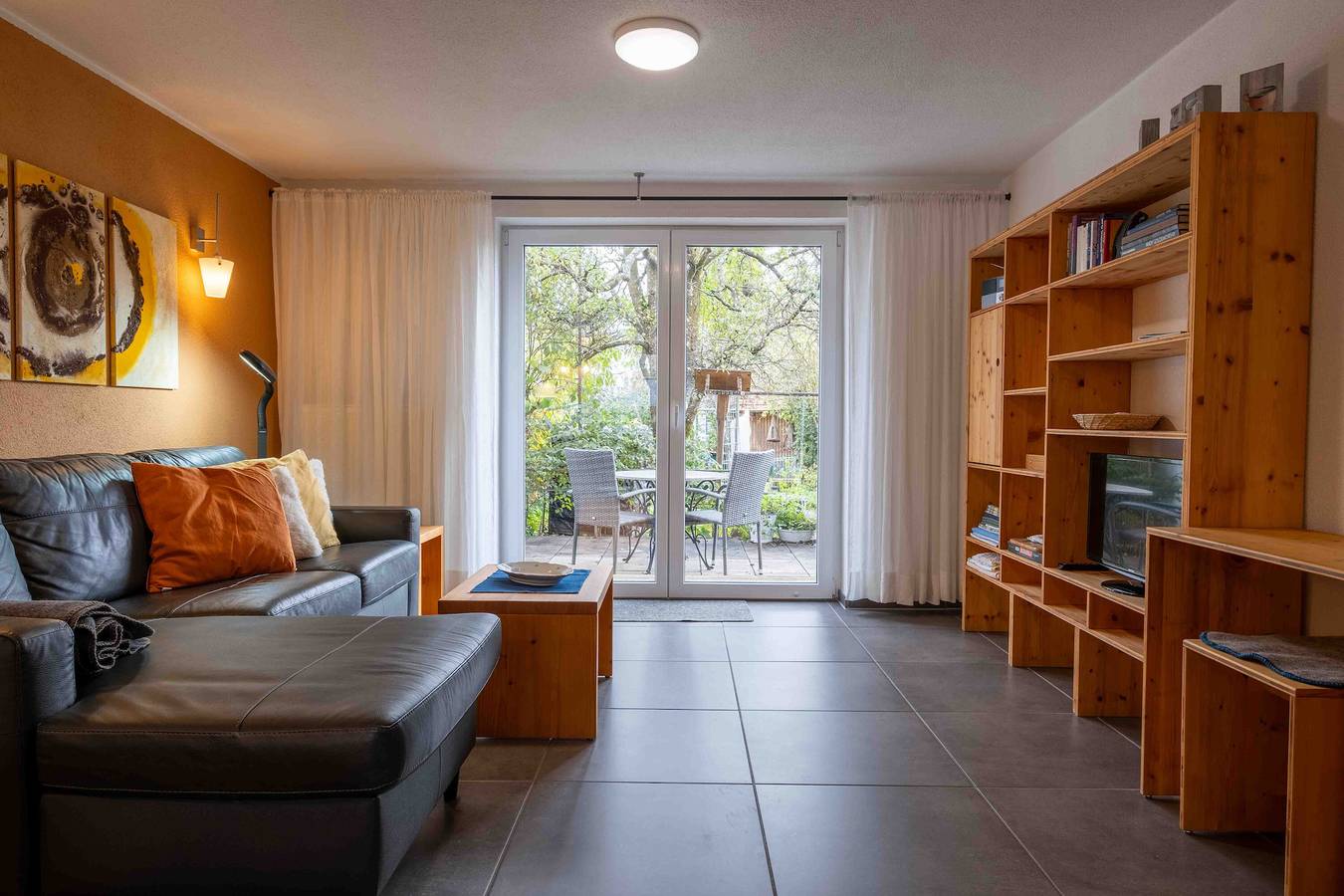 Ganze Wohnung, Ferienwohnung 'Gartenglück' mit Gemeinschaftsterrasse und Wi-Fi in Bad Waldsee, Oberschwaben