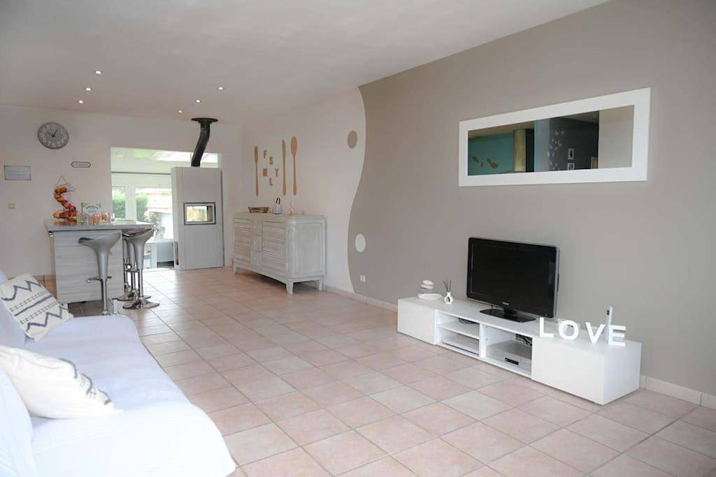 La Maison Maluti - avec Baby-foot, Billard & Wifi in Hostens, Région de Langon
