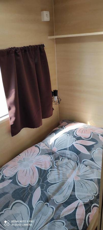 Karavan mezi vinohrady in Dolní Bojanovice, Zuid-Moravië