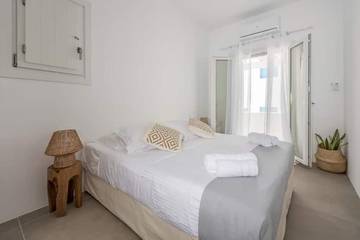 Apartment for 5 People in Milos, Cyclades, Photo 2
