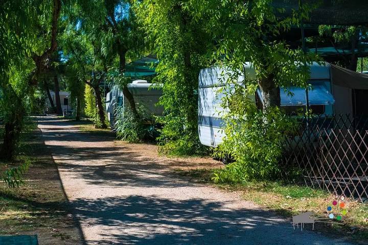 Camping für 3 Personen, mit Pool und Terrasse in Apulien - 4