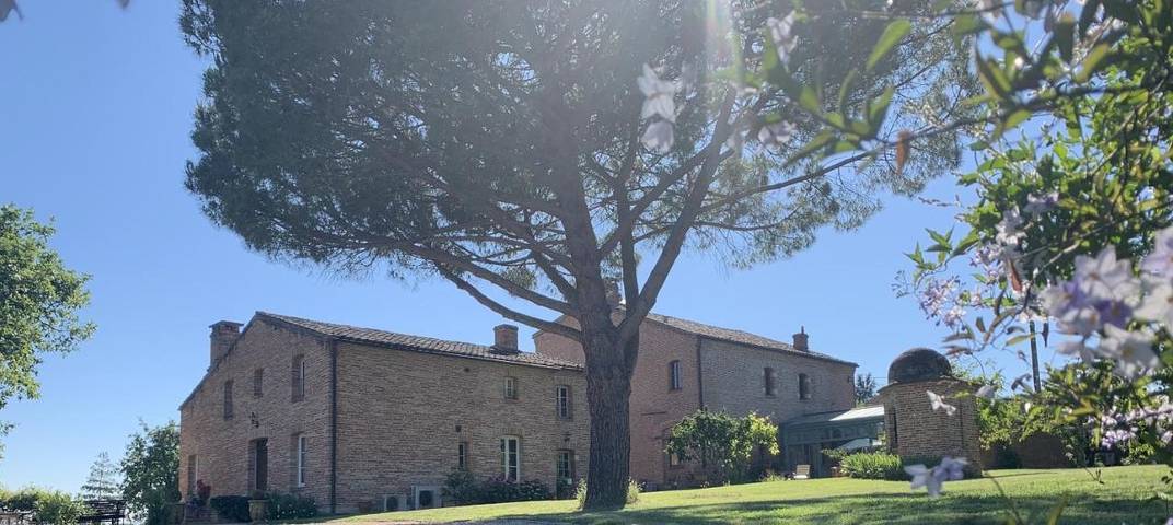 Location de vacances pour 2 personnes, avec Terrasse et Jardin ainsi que Piscine et Vue sur le lac à Tournefeuille