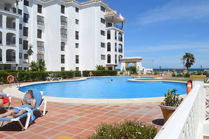 Apartamento entero, Apartamento en el Puerto de la Duquesa en primera línea de playa in Puerto de la Duquesa, Manilva