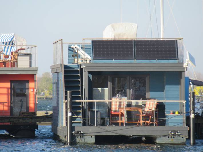 Hausboot für 5 Personen, mit Terrasse und Seeblick sowie Ausblick, kinderfreundlich in der Mecklenburger Bucht - 3