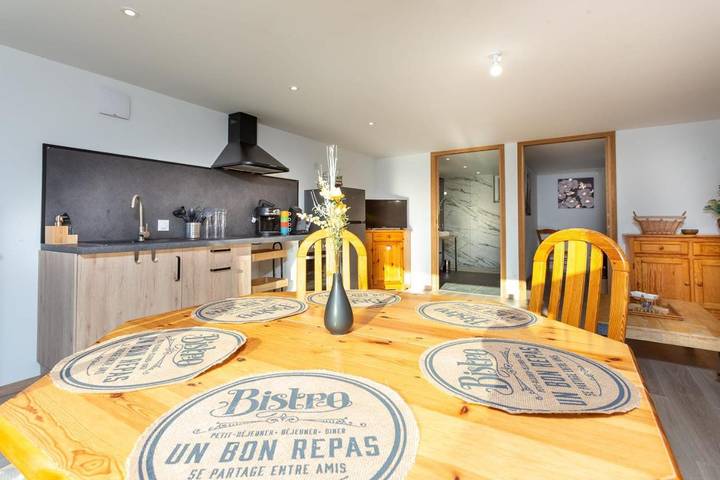 Gîte pour 4 personnes, avec terrasse et jardin dans Cirque de Saint Même