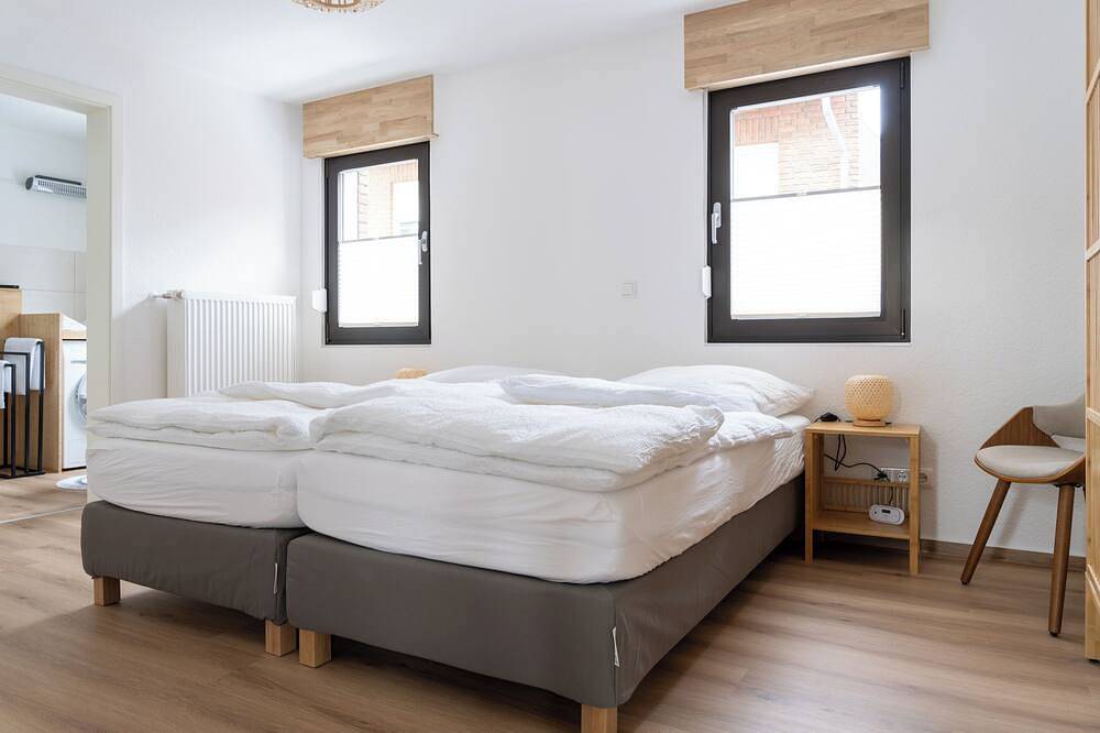 Ganze Wohnung, Familienfreundliche, neue & moderne Ferienwohnung nahe Phantasialand & Köln in Weilerswist, Rheinland