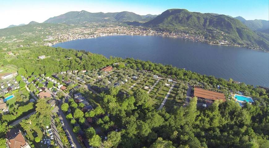 Location de vacances pour 5 personnes, avec piscine et jardin ainsi que bassin pour enfant et jacuzzi à San Felice del Benaco - 3
