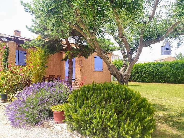 Villa pour 6 personnes, avec piscine ainsi que jardin et vue