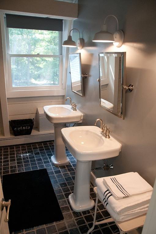 Vacation rental for 10 people, with hot tub and yard in Catskill Mountains