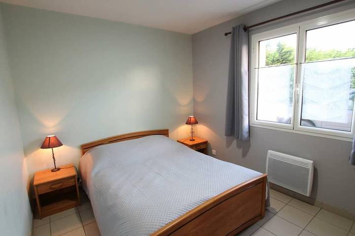 Gîte pour 8 personnes, avec jardin à Surtainville - 4