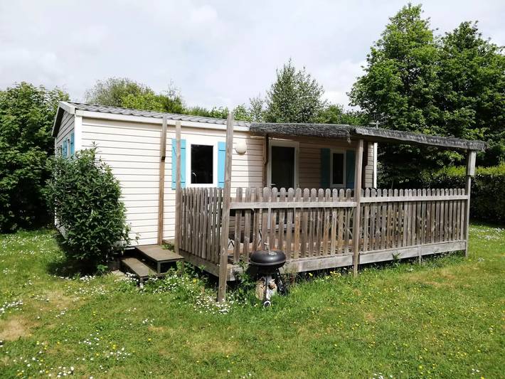 Camping pour 4 personnes, avec terrasse et piscine dans l' Eure