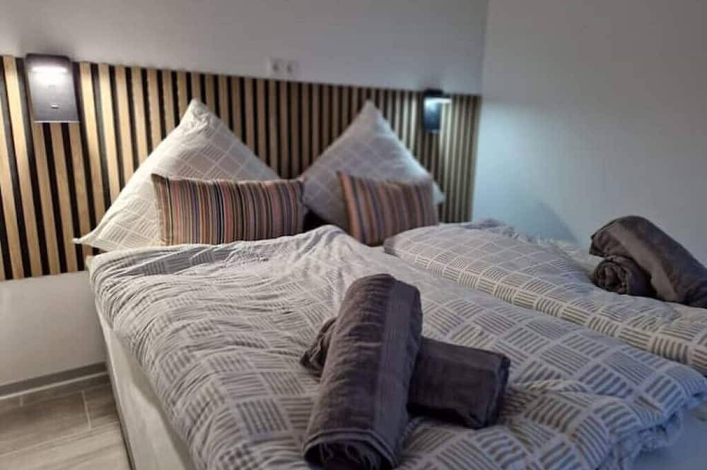 Ganze Wohnung, Neubau Stadtvilla Ebbe 14P mit Sauna an der Küste in Schülp, Eider-Treene-Sorge
