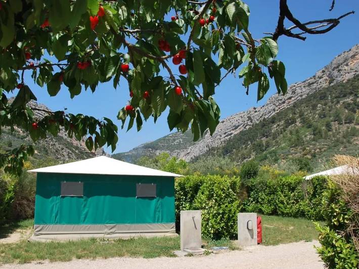 Tente pour 5 personnes, avec sauna et jacuzzi dans la Drôme - 3