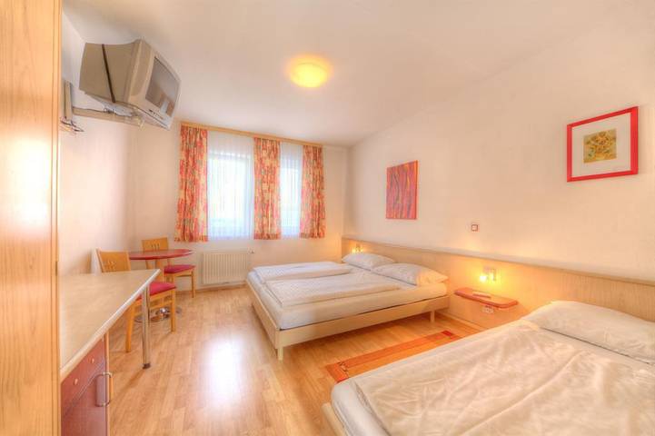 Hotel für 3 Personen, mit Garten und Seeblick sowie Pool am Neusiedler See - 4