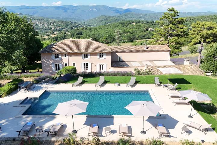 Bastide de l'Esclat - Champs de Lavandes & Piscine in Apt, Parc naturel régional du Luberon