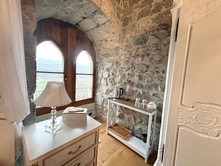 Location de vacances pour 2 personnes, avec vue et jardin, animaux acceptés à Burettes - 4