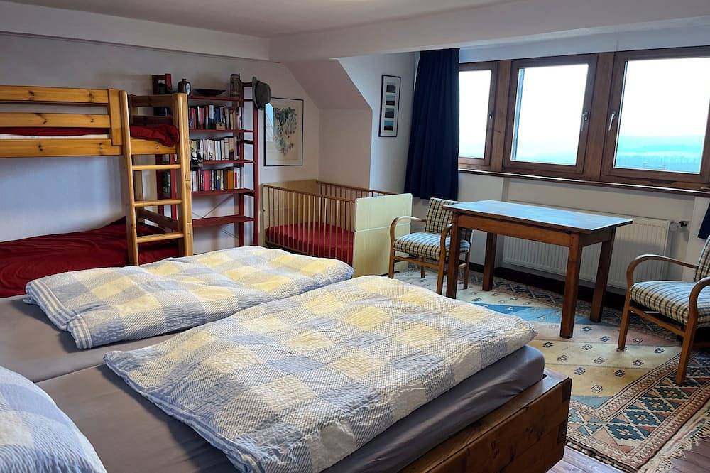 Ferienhaus Panoramablick Vulkaneifel: Sauna, Hottub, unter der Burg Olbrück in Niederdürenbach, Osteifel