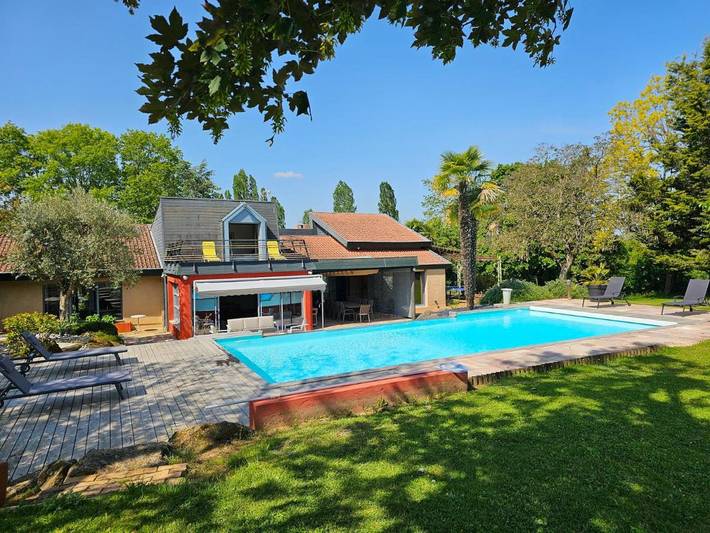 Villa pour 15 personnes, avec jardin ainsi que jacuzzi et piscine