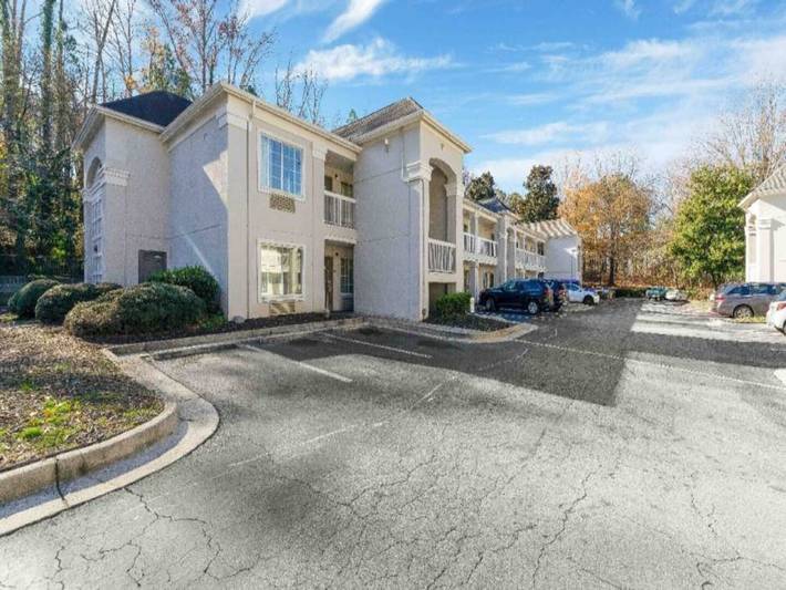 Appartamento intero, 1 letto matrimoniale queen size | Microonde, area fumatori in Tucker, Georgia (USA)