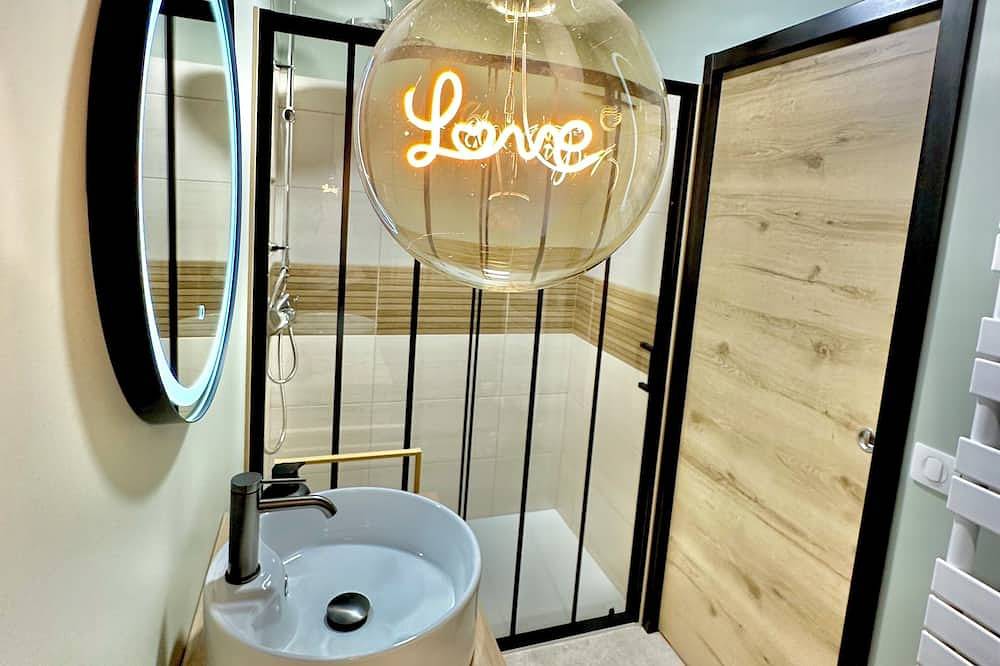 Entire apartment, \"Au Gray des flots\" riverside apartment Pets welcome in Gray, Haute-Saône