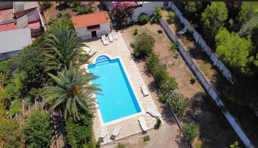 Ferienwohnung für 4 Personen, mit Terrasse und Balkon/Terrasse sowie Pool - 1