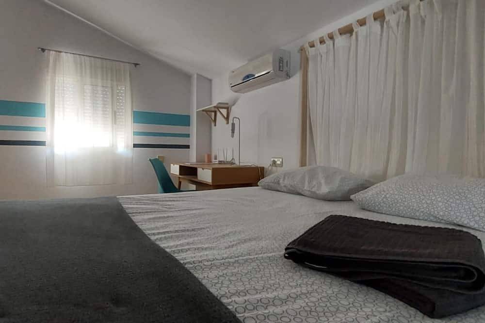 Villa with Private Pool & Hot Tub in Fortuna, Murcia Inland