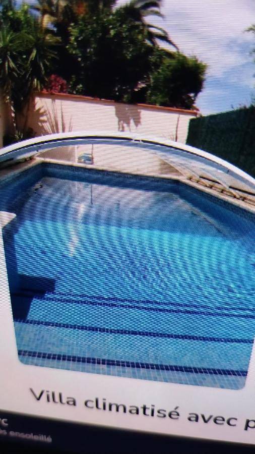 Chambre d’hôte pour 10 personnes, avec terrasse ainsi que vue et piscine