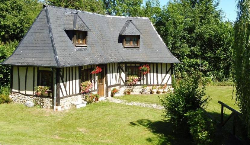 Gîte pour 4 personnes, avec jardin à Freneuse-sur-Risle