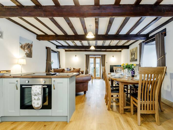 Log cabin for 6 people, with garden in Forest of Dean