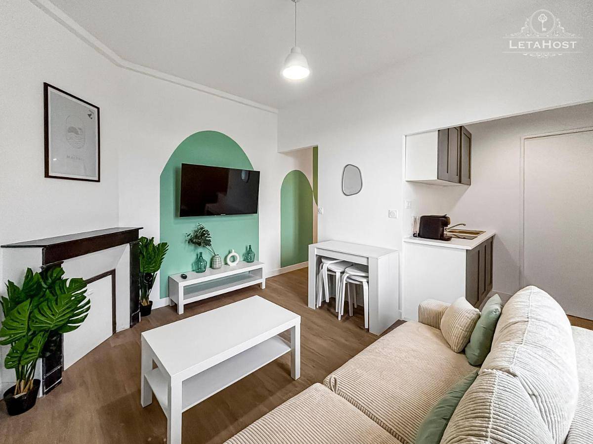 Appartement entier, Two-Bedroom Apartment in Villeneuve-Saint-Georges, Val-de-Marne