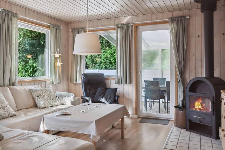 Ferieudlejning for 8 personer, med Terrasse og Pool i Arrild