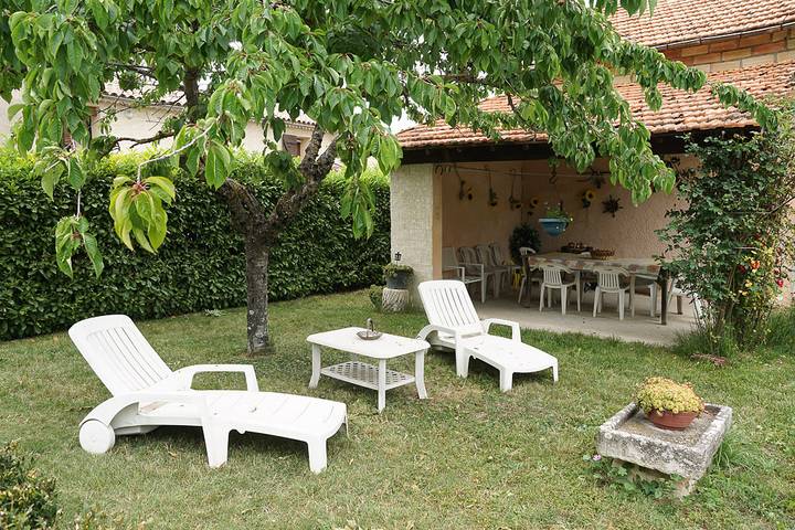 Gîte pour 4 personnes, avec Terrasse et Jardin