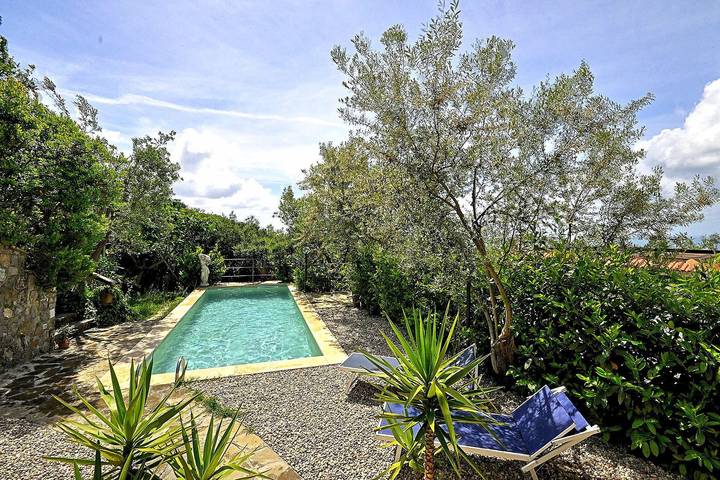 Casa vacanza per 8 persone, con terrazza e giardino in Marciano