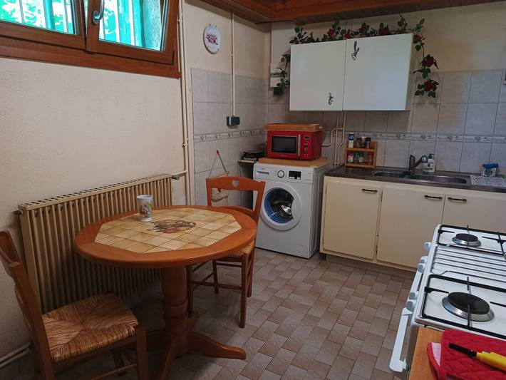 Ganze Wohnung, Charmantes Apartment am Seeufer, ebenerdig mit Parkplatz und Wlan in Beaumont-du-Lac, Limoges und Umgebung