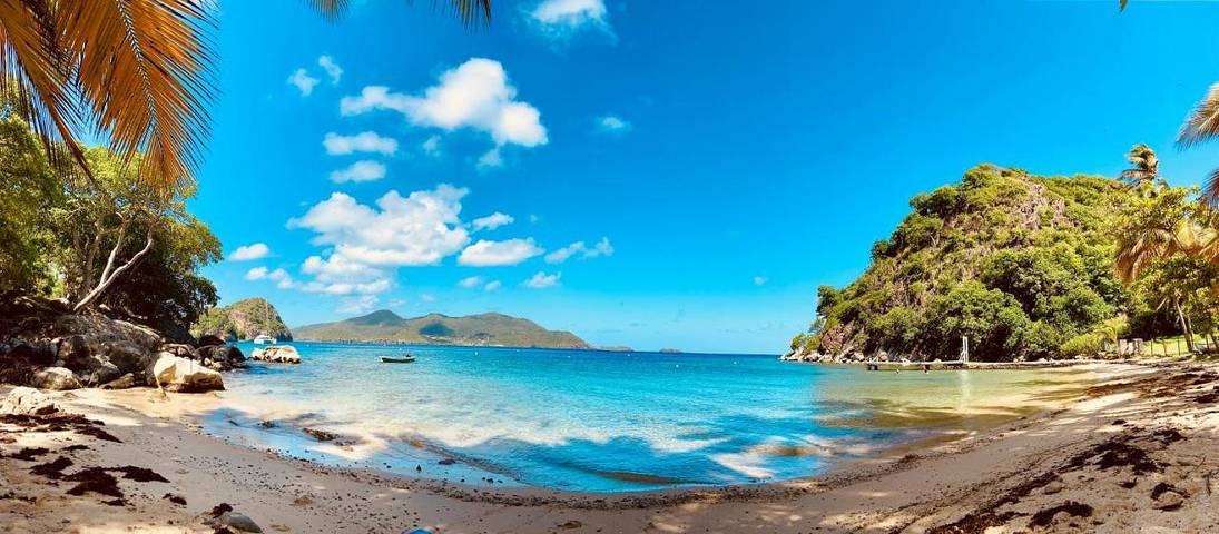 Location de vacances pour 7 personnes, avec vue et jardin, animaux acceptés dans Le Chameau Terre De Haut - 2