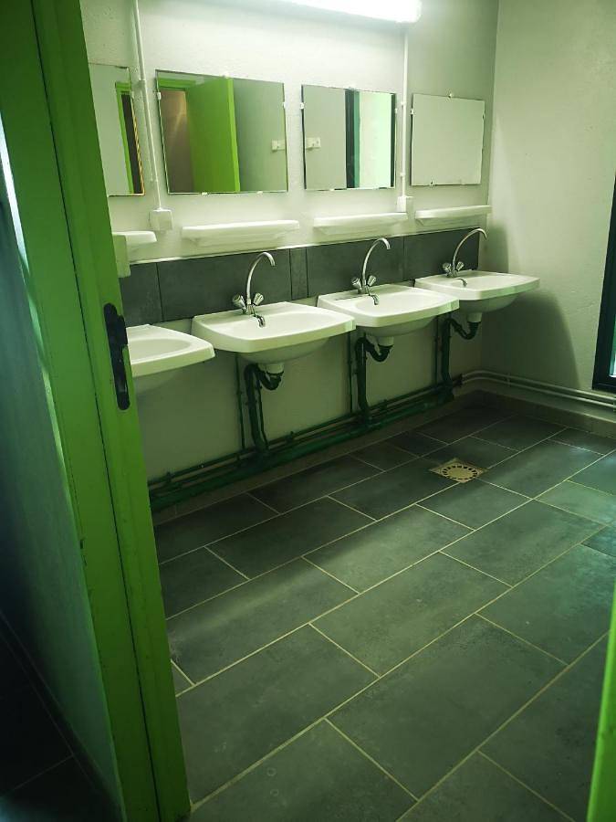 Tente pour 5 personnes, avec jardin et terrasse, animaux acceptés dans le Lot - 2