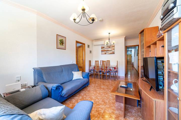 Apartamento entero, Apartamento 'Edificio Merlin' con A/C y Wi-Fi in Las Marinas Roquetas, Roquetas de Mar