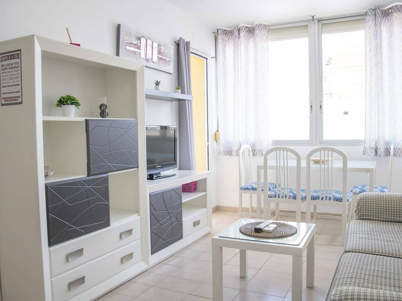 Geheel vakantieappartement, Vakantieappartement voor 4 personen met zwembad in La Carihuela, Torremolinos
