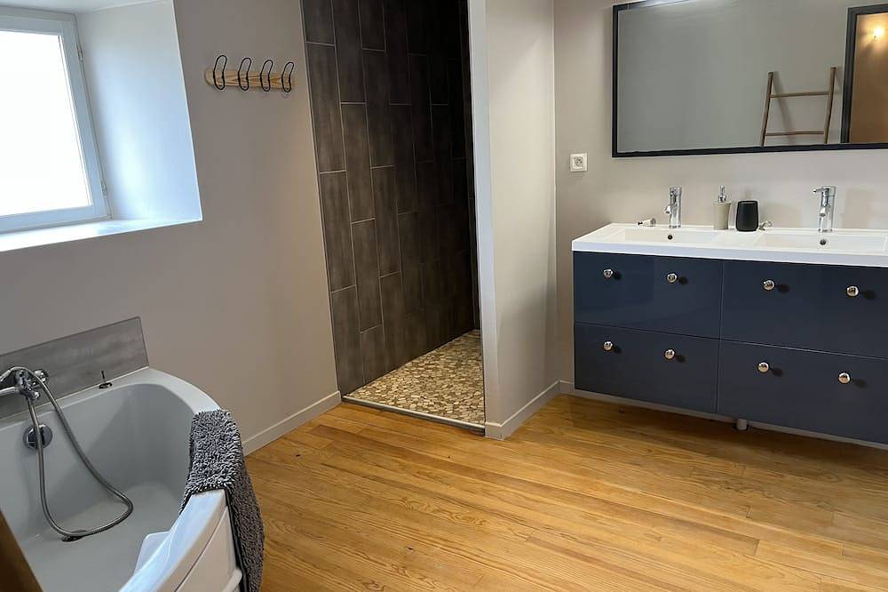Maison de Charme Avec spa et Patio Privé in Nérac, Nérac region