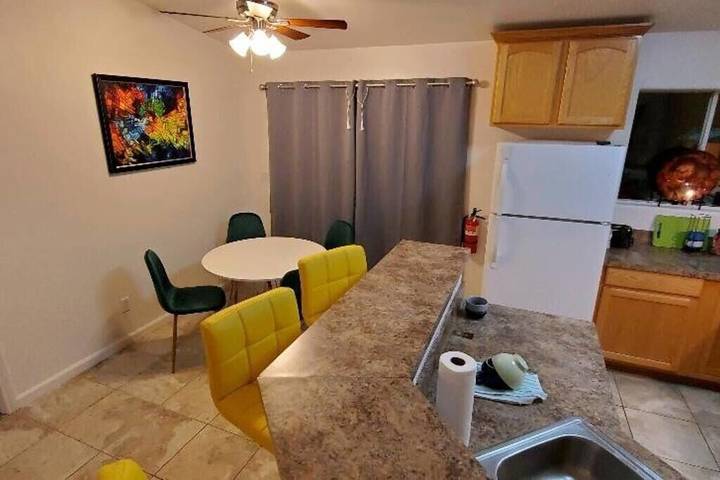 Vacation rental for 6 people, with yard and balcony in Joshua Tree