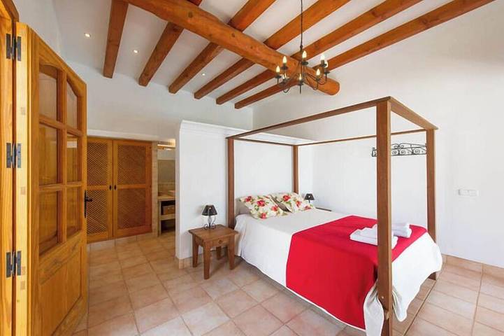 Ferienhaus für 10 Personen, mit Balkon und Garten in St Llorenc de Balafia - 2