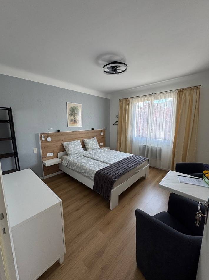 Ferienwohnung für 2 Personen, mit Ausblick und Balkon sowie Garten in Castellane - 2